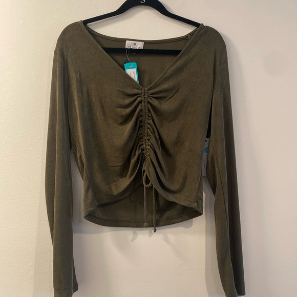 NWT Socialite‎ | Green Long Sleeve Crop Top - Picture 1 of 6